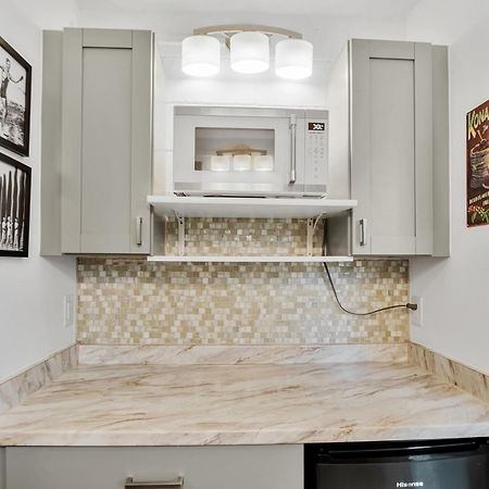 Downtown Hawaiian Theme Condo With Hot Tub, Pool & Beach - Kona Islander Inn Kailua-Kona Luaran gambar