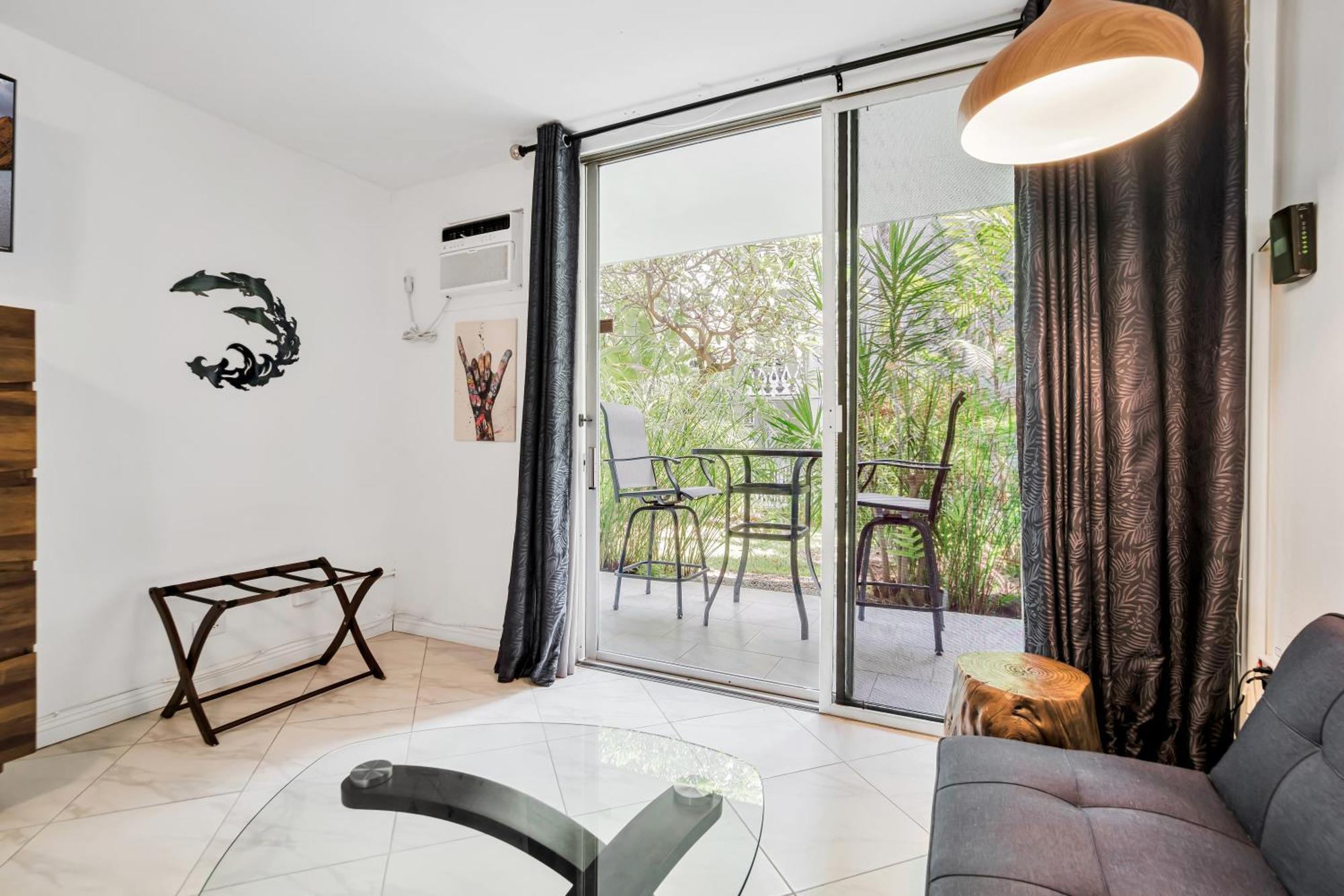 Downtown Hawaiian Theme Condo With Hot Tub, Pool & Beach - Kona Islander Inn Kailua-Kona Luaran gambar